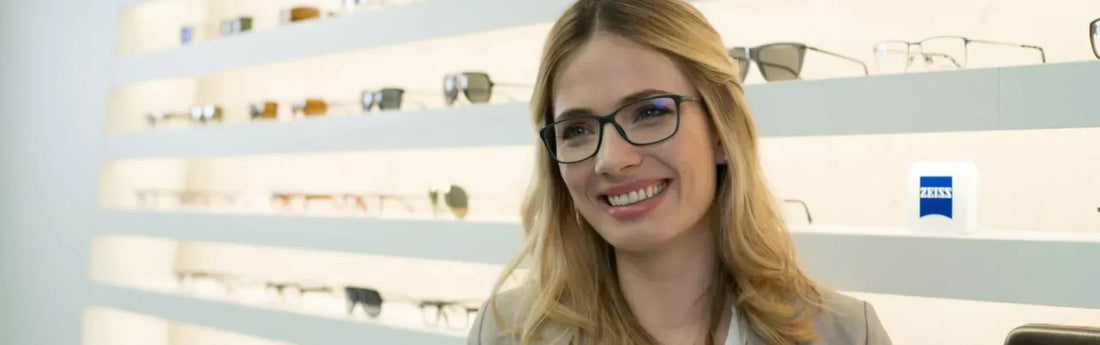 ¿Se puede cambiar la montura de las gafas?