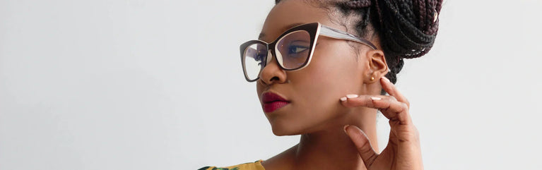 Maquillaje de ojos con gafas: ¿Cómo lucir increíble con tus gafas favoritas?