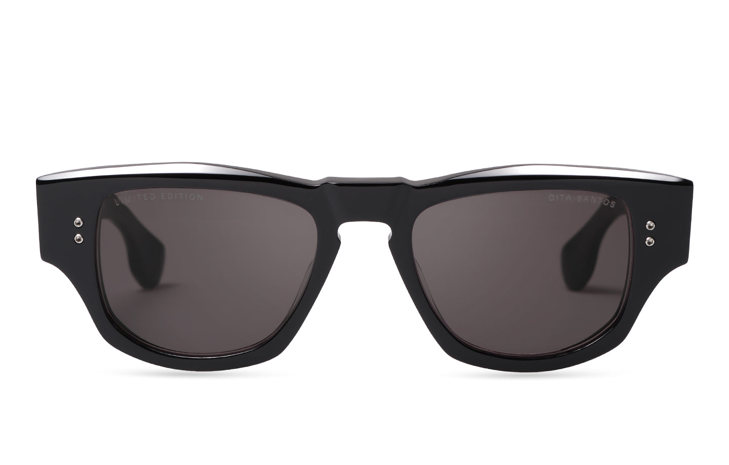 DITA BANTOS 01 51