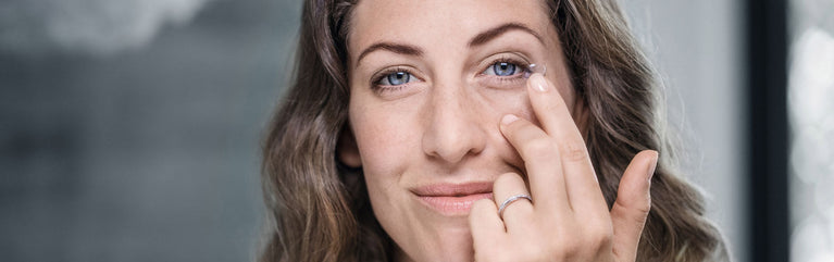 ¿Cómo ponerse las lentillas? 10 trucos que necesitas conocer
