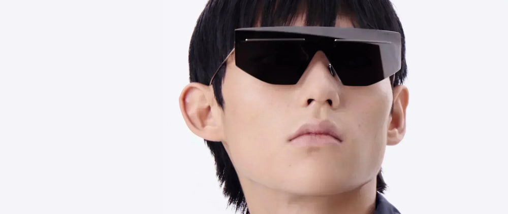 Gafas de Sol Y2K: El Regreso de la Estética Retrofuturista y el Lujo de los Años 2000