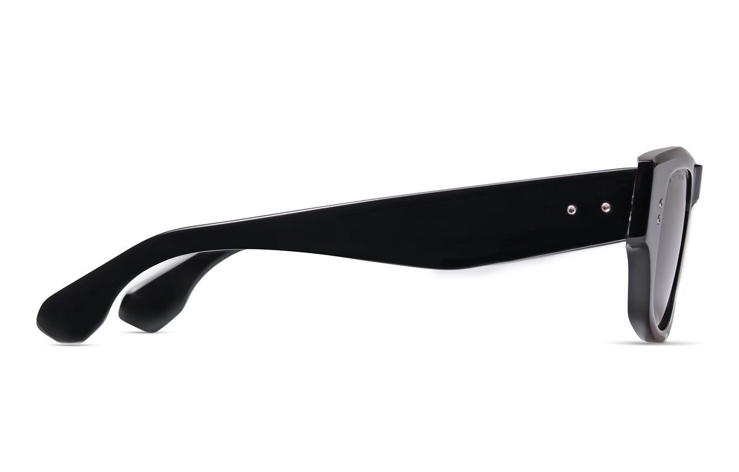 DITA BANTOS 01 51