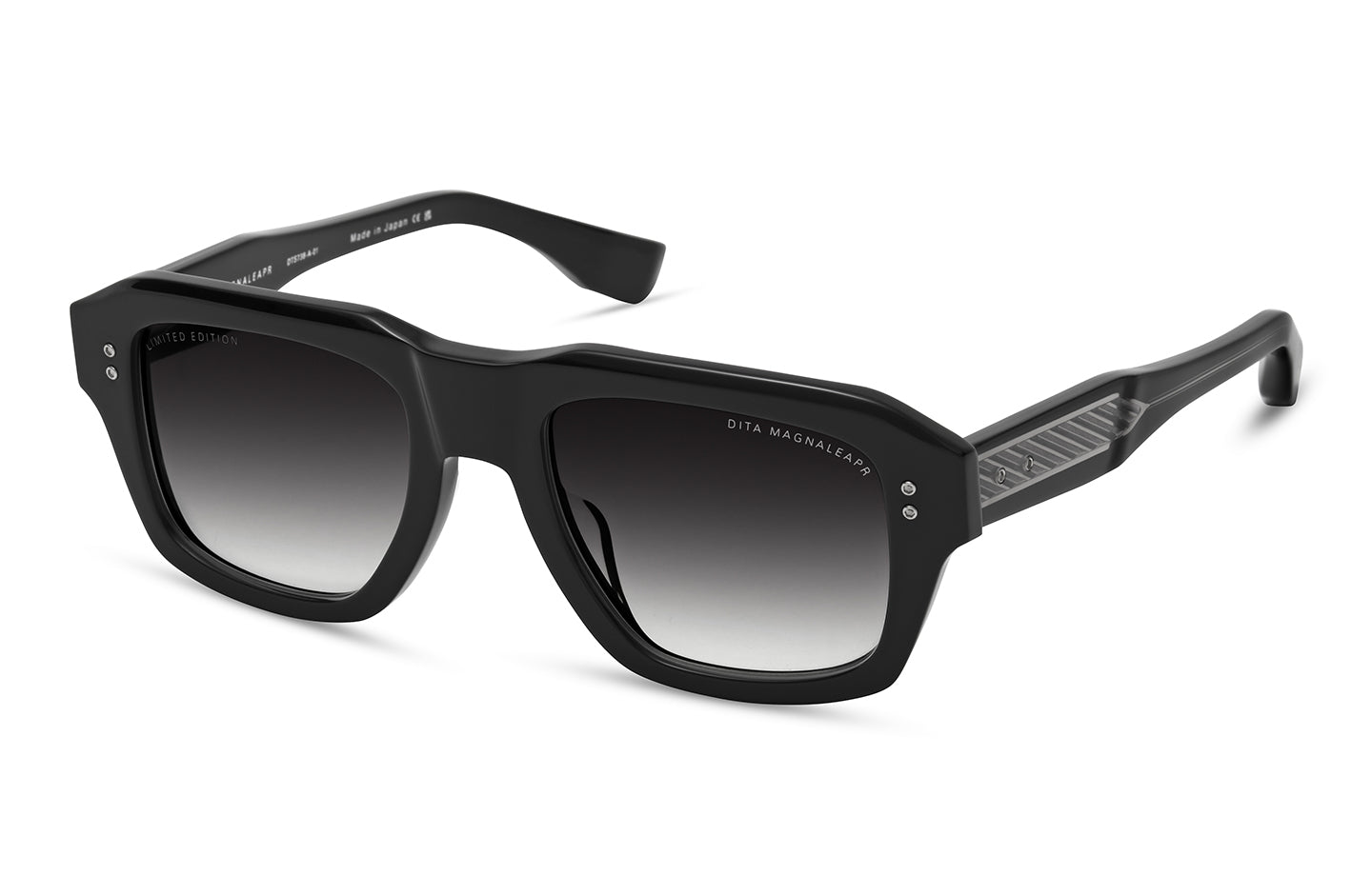 DITA MAGNALEAPR 01 53
