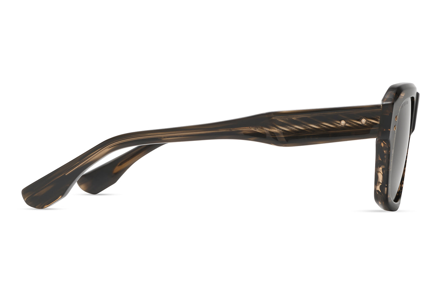 DITA MAGNALEAPR 02 53