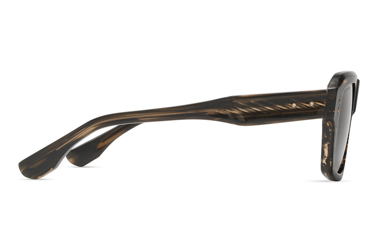 DITA MAGNALEAPR 02 53