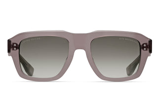 DITA MAGNALEAPR 03 53