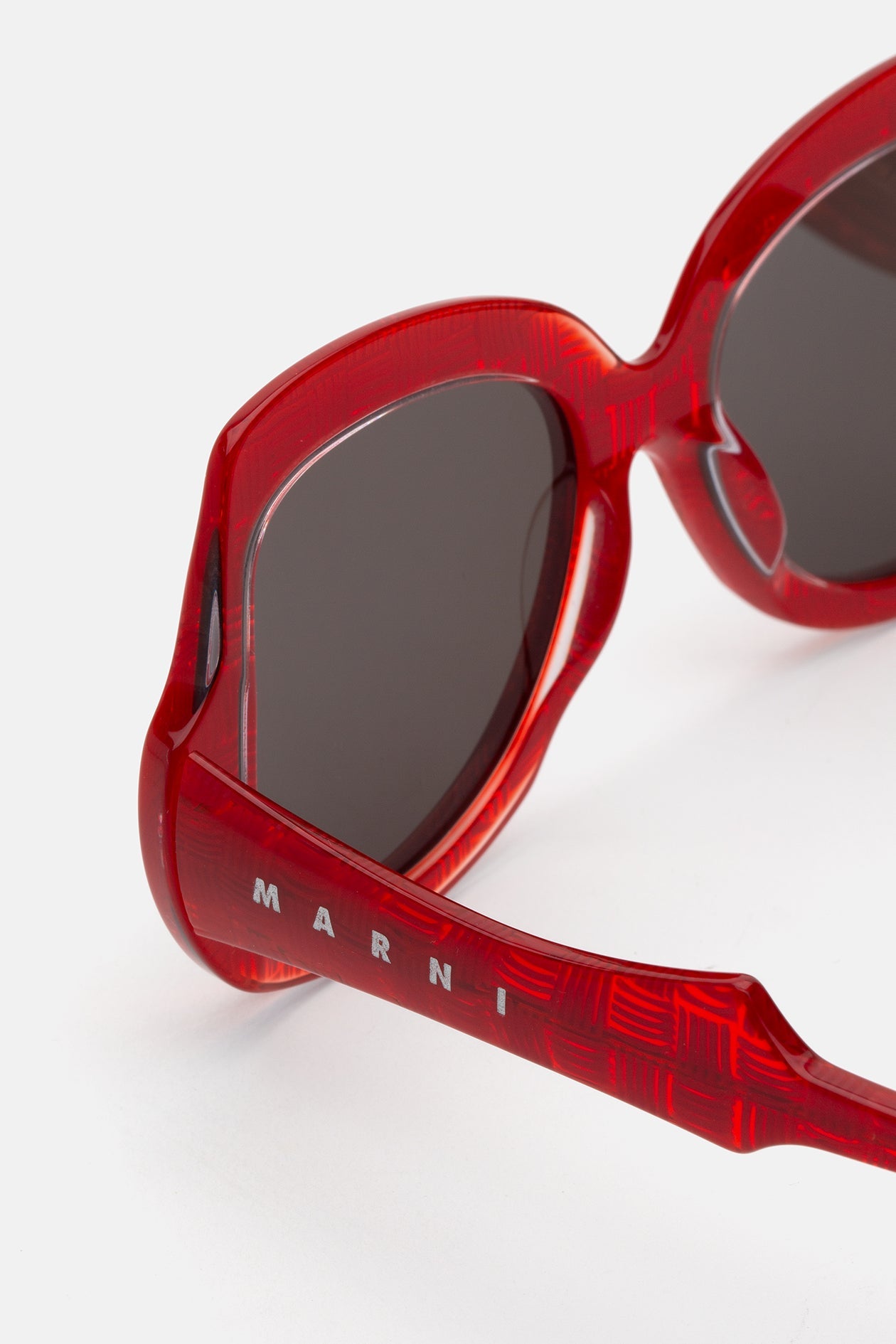 Marni Quelyfish Red Comb PS8 54