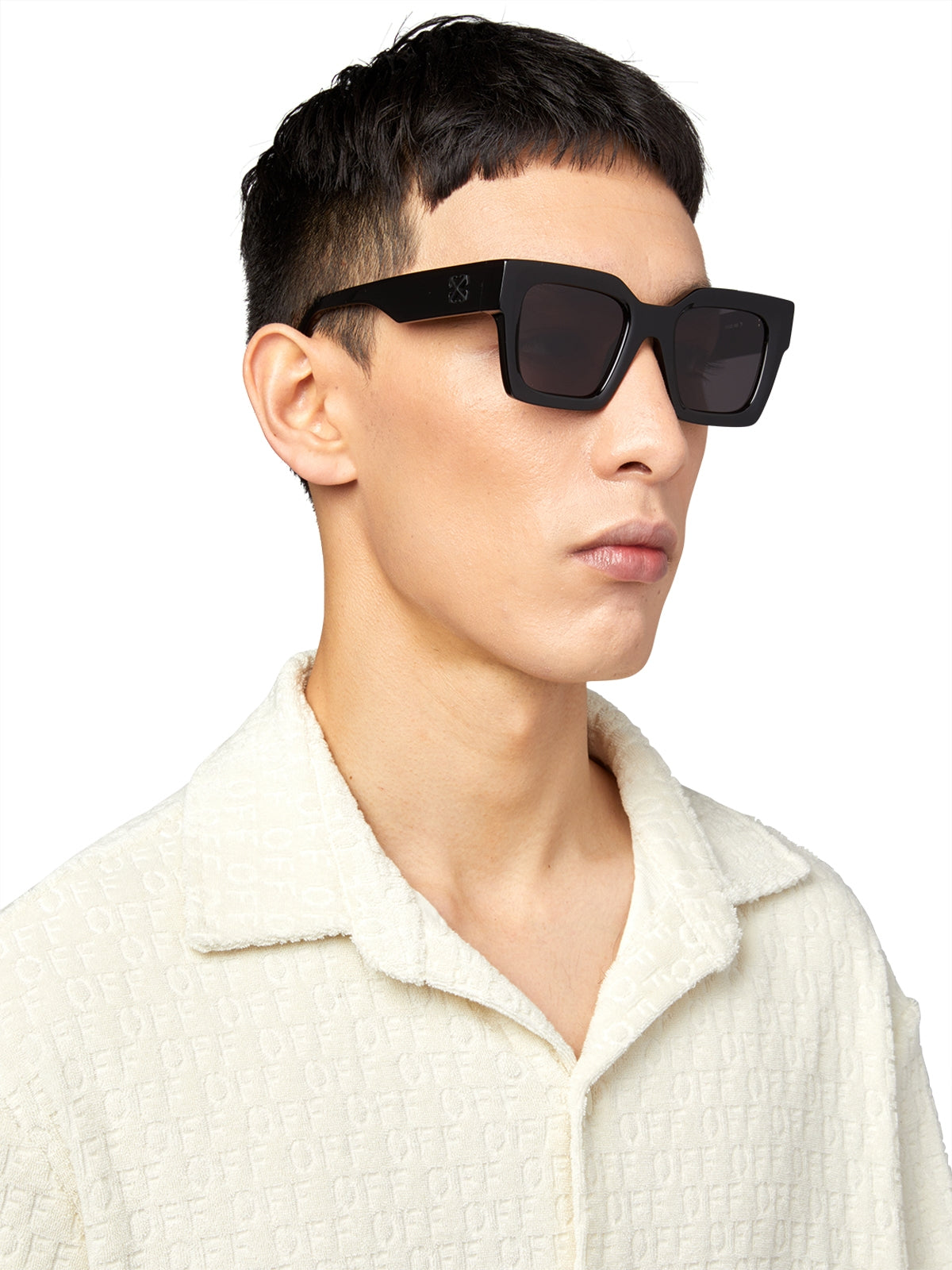 Off White Jackson 1307 50